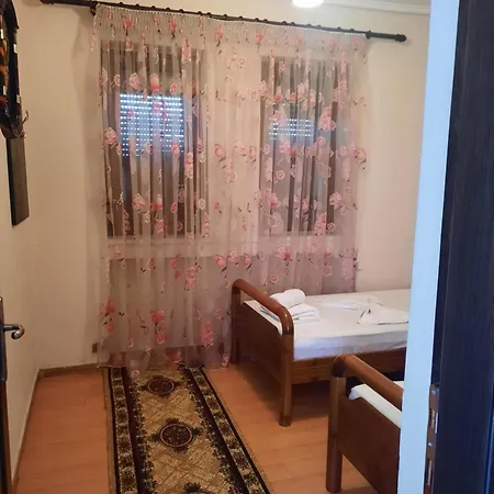Kostandini Albania 公寓 *