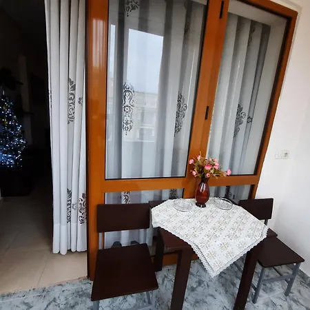 公寓 Kostandini Albania *